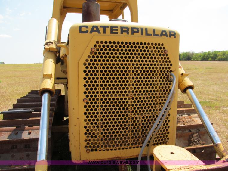 image for item E2003 1985 Caterpillar D6D dozer