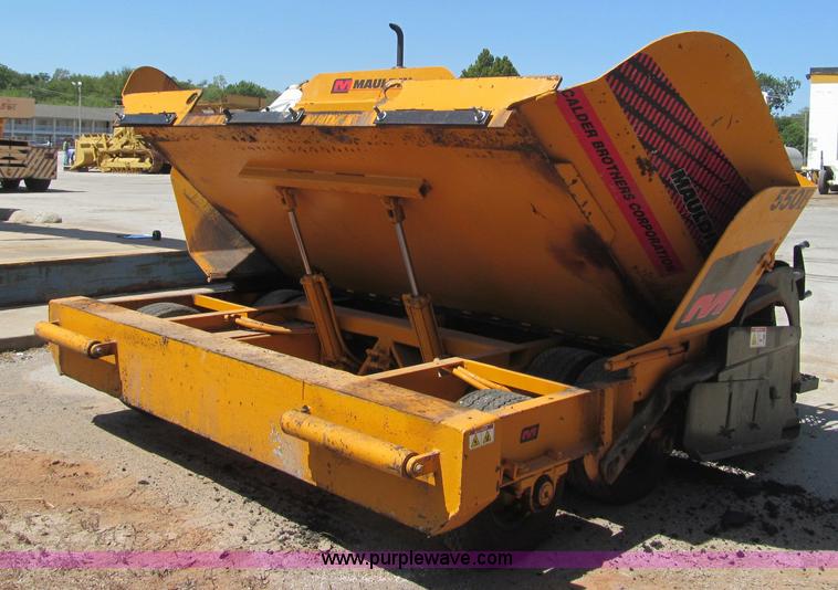 image for item F3016 2002 Mauldin 550E asphalt paver