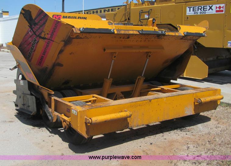 image for item F3016 2002 Mauldin 550E asphalt paver
