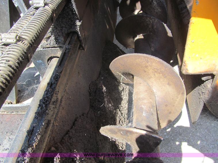 image for item F3016 2002 Mauldin 550E asphalt paver