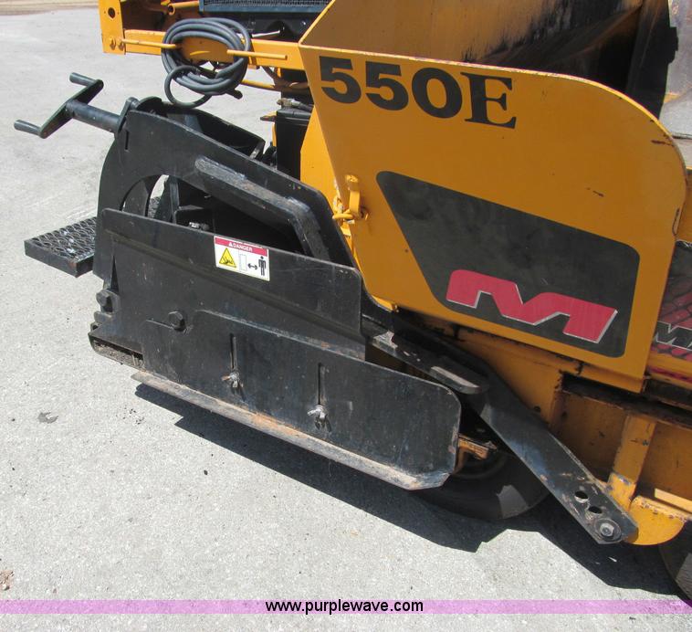 image for item F3016 2002 Mauldin 550E asphalt paver