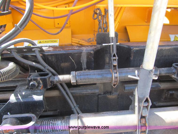 image for item F3016 2002 Mauldin 550E asphalt paver