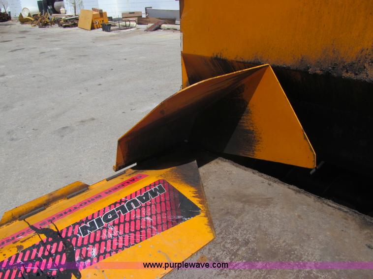 image for item F3016 2002 Mauldin 550E asphalt paver