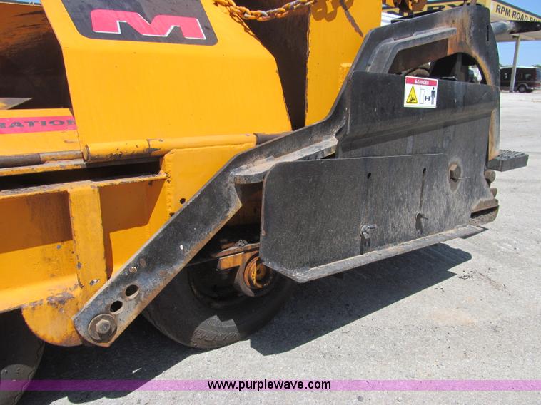image for item F3016 2002 Mauldin 550E asphalt paver