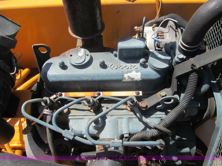 image for item F3016 2002 Mauldin 550E asphalt paver