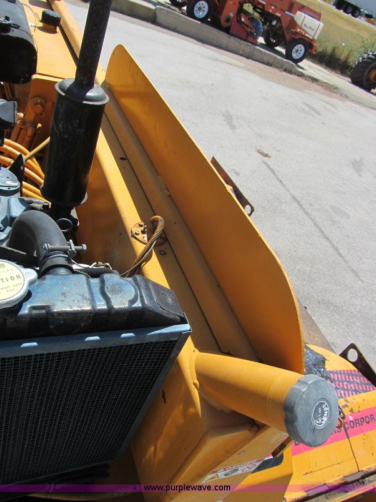 image for item F3016 2002 Mauldin 550E asphalt paver