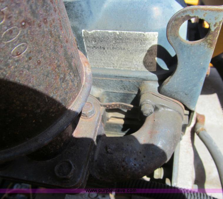 image for item F3016 2002 Mauldin 550E asphalt paver