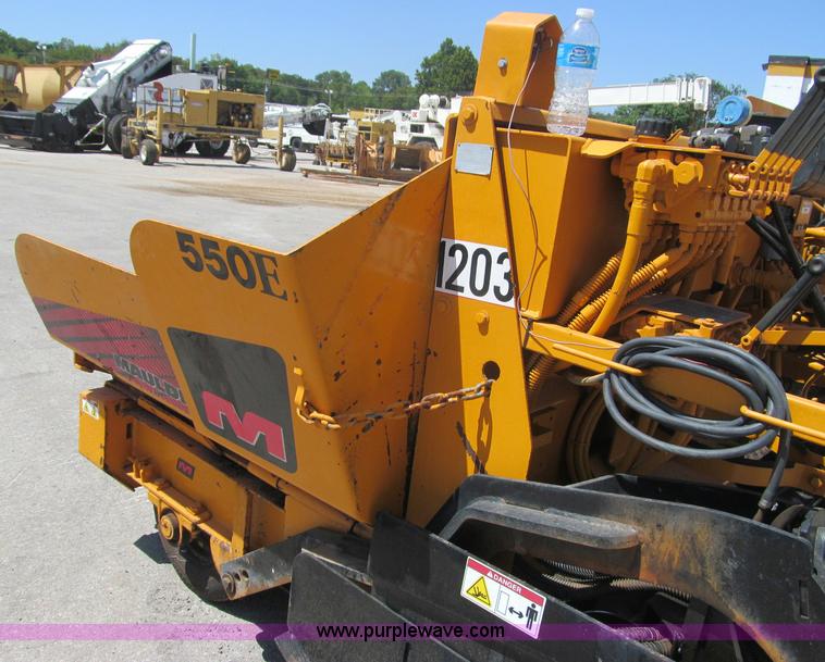 image for item F3016 2002 Mauldin 550E asphalt paver