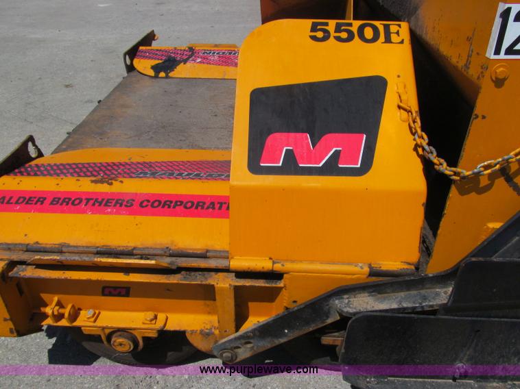 image for item F3016 2002 Mauldin 550E asphalt paver