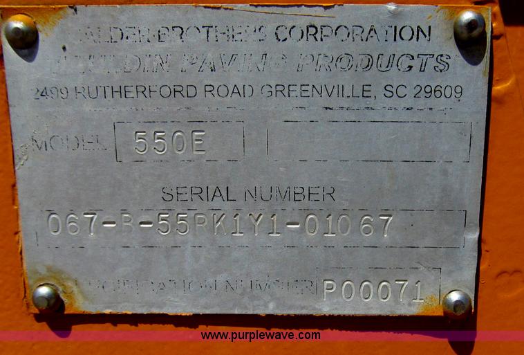 image for item F3016 2002 Mauldin 550E asphalt paver