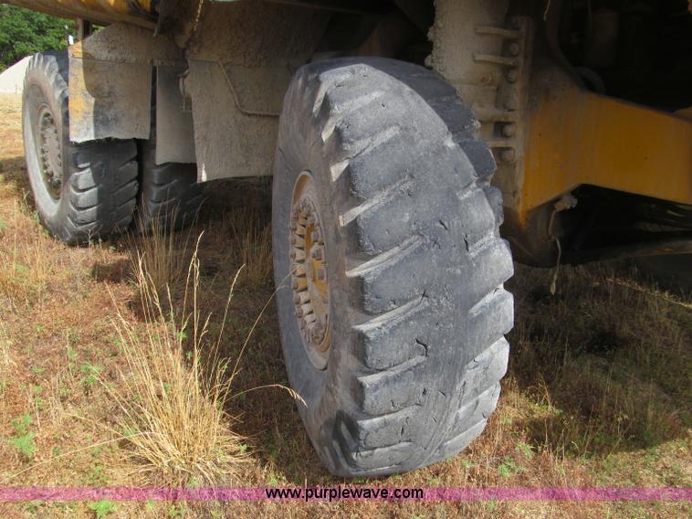 image for item F4538 Caterpillar 769 rock haul truck