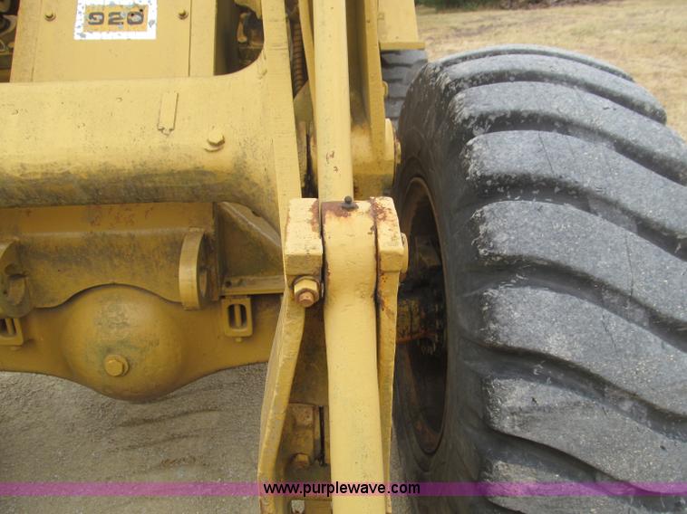 image for item F4539 1972 Caterpillar 920 wheel loader