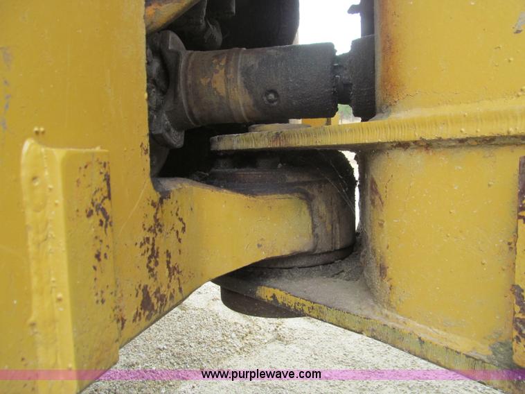 image for item F4539 1972 Caterpillar 920 wheel loader