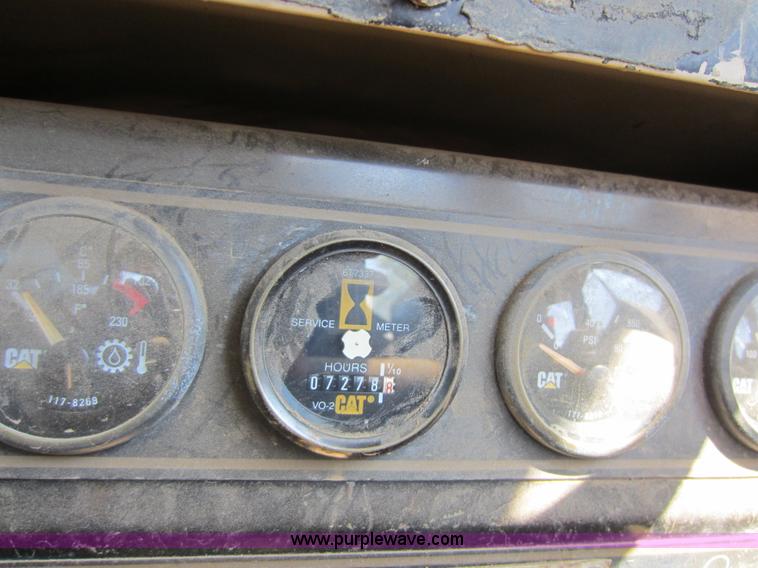 image for item F6504 1997 Caterpillar 939C track loader