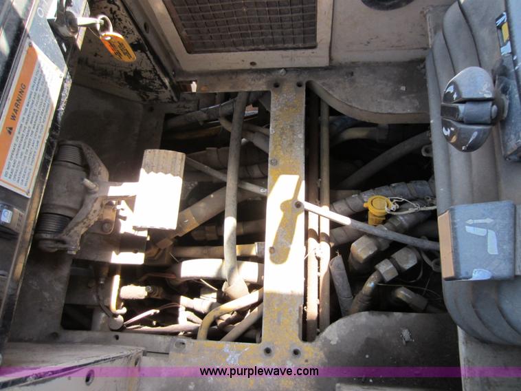 image for item F6504 1997 Caterpillar 939C track loader
