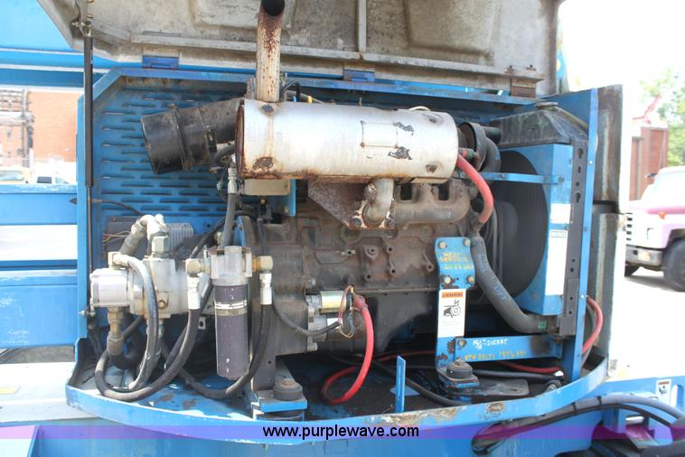 image for item G4571 1994 Genie Z-60/34 boom lift