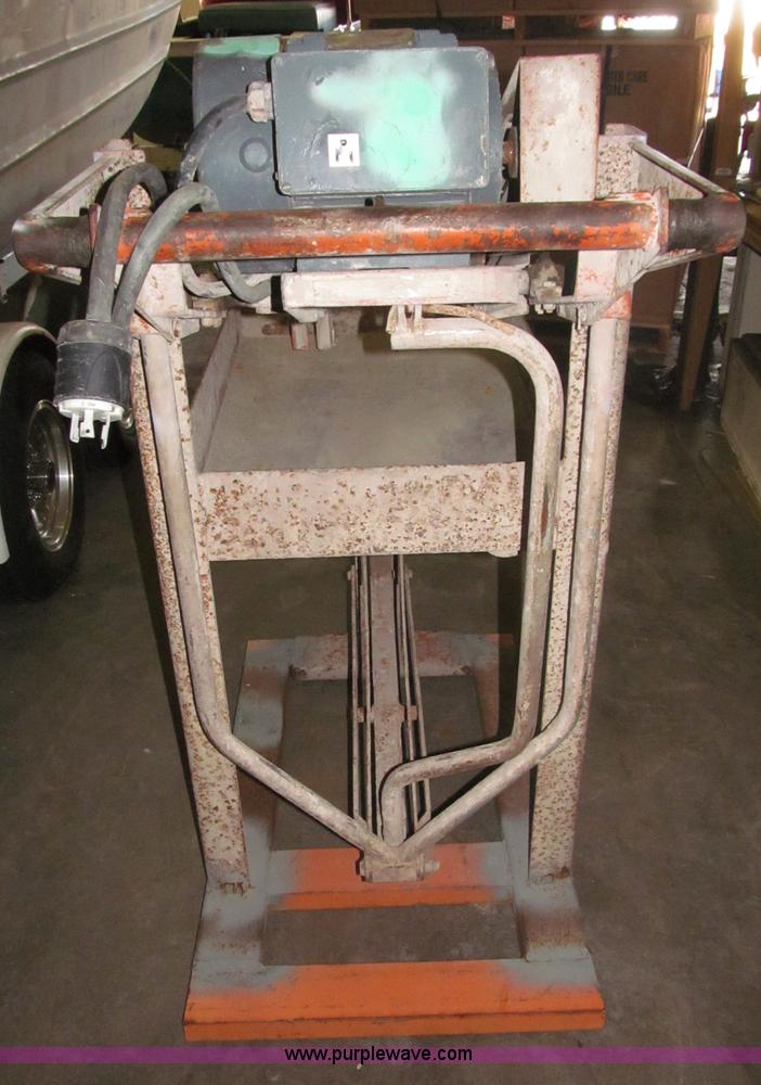 image for item K9561 Clipper electric stationary brick saw