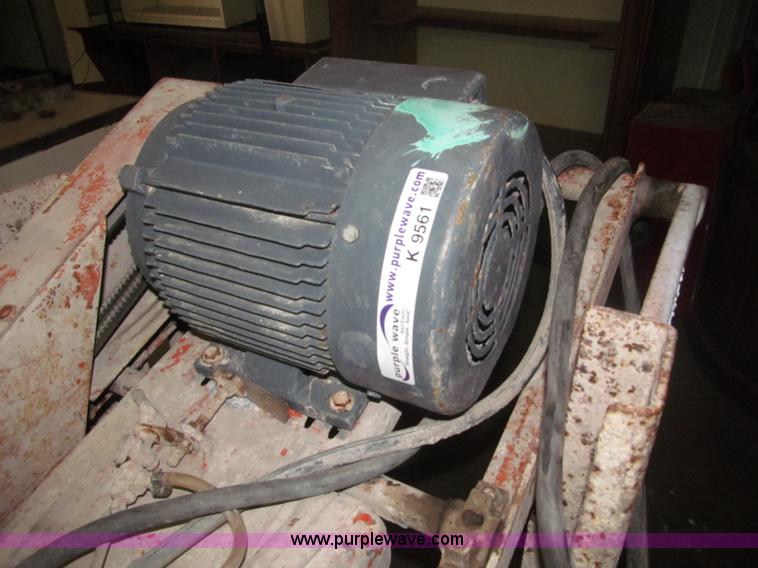 image for item K9561 Clipper electric stationary brick saw