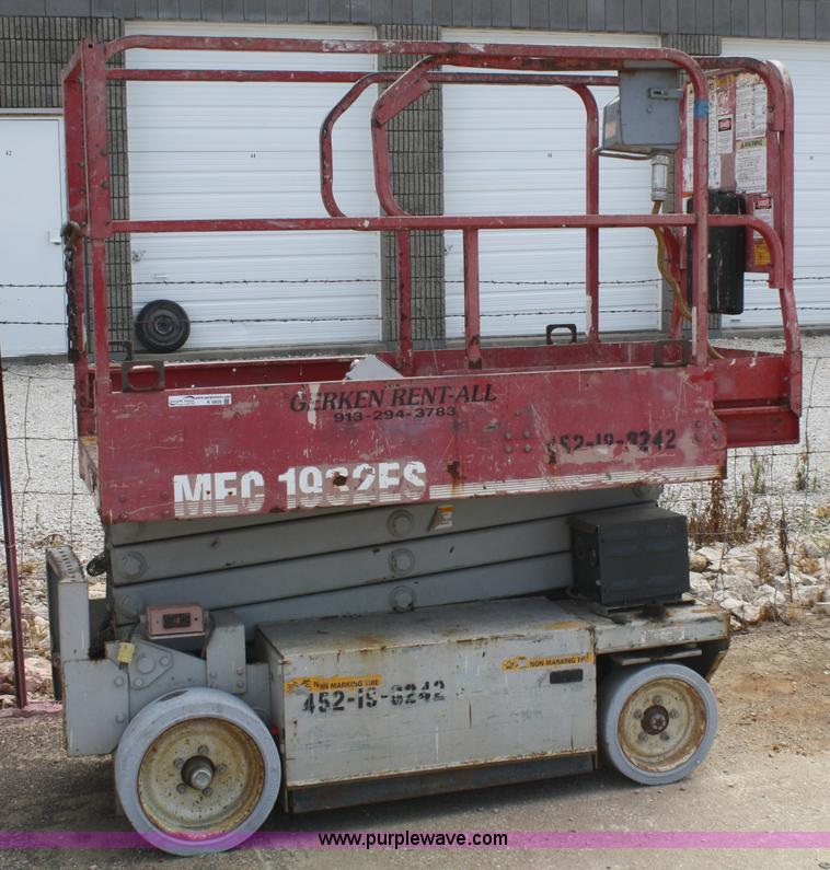 image for item K9826 MEC 1932ES electric scissor lift