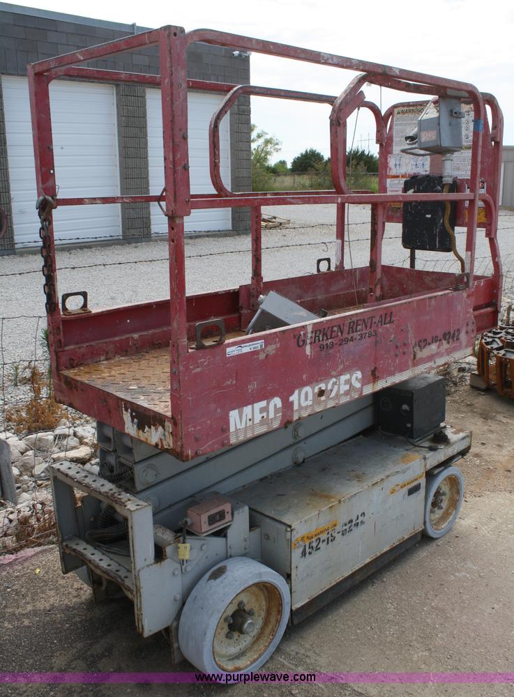 image for item K9826 MEC 1932ES electric scissor lift