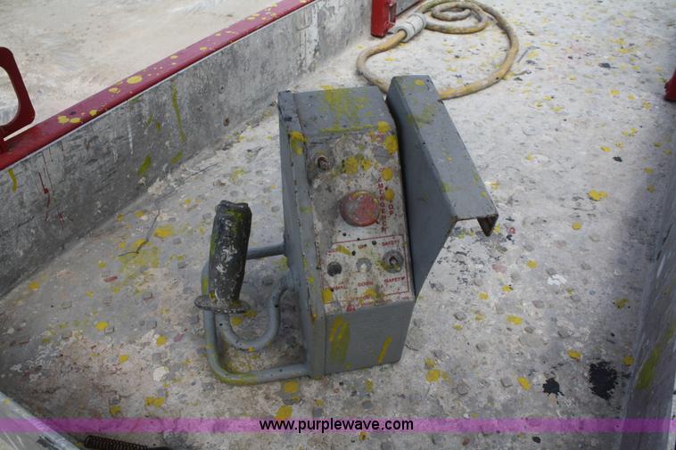 image for item K9827 MEC Mayville 2033 electric scissor lift