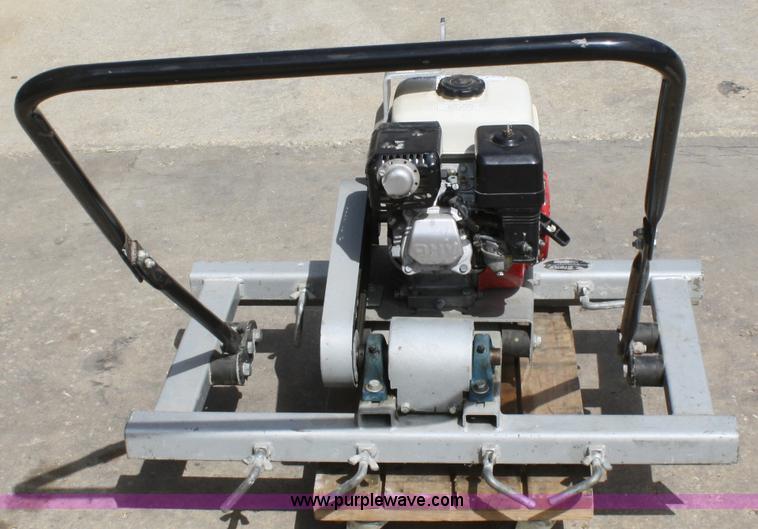 image for item K9832 Stone VS400 vibratory screed