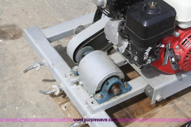 image for item K9832 Stone VS400 vibratory screed