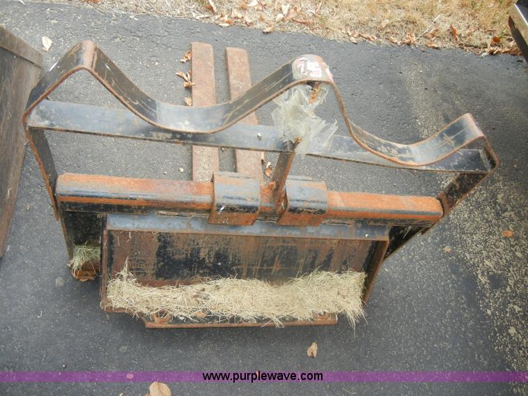 image for item M9711 Toro TX-420 Dingo walk behind loader