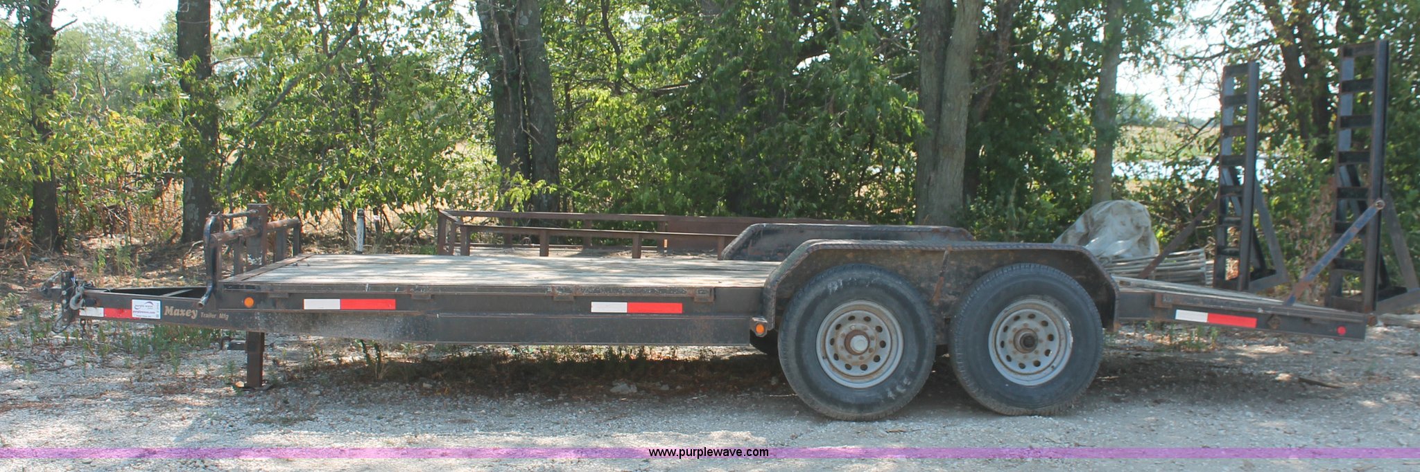 2006 Maxey HD car hauler trailer in Greenwood, MO Item C2753 sold Purple Wave