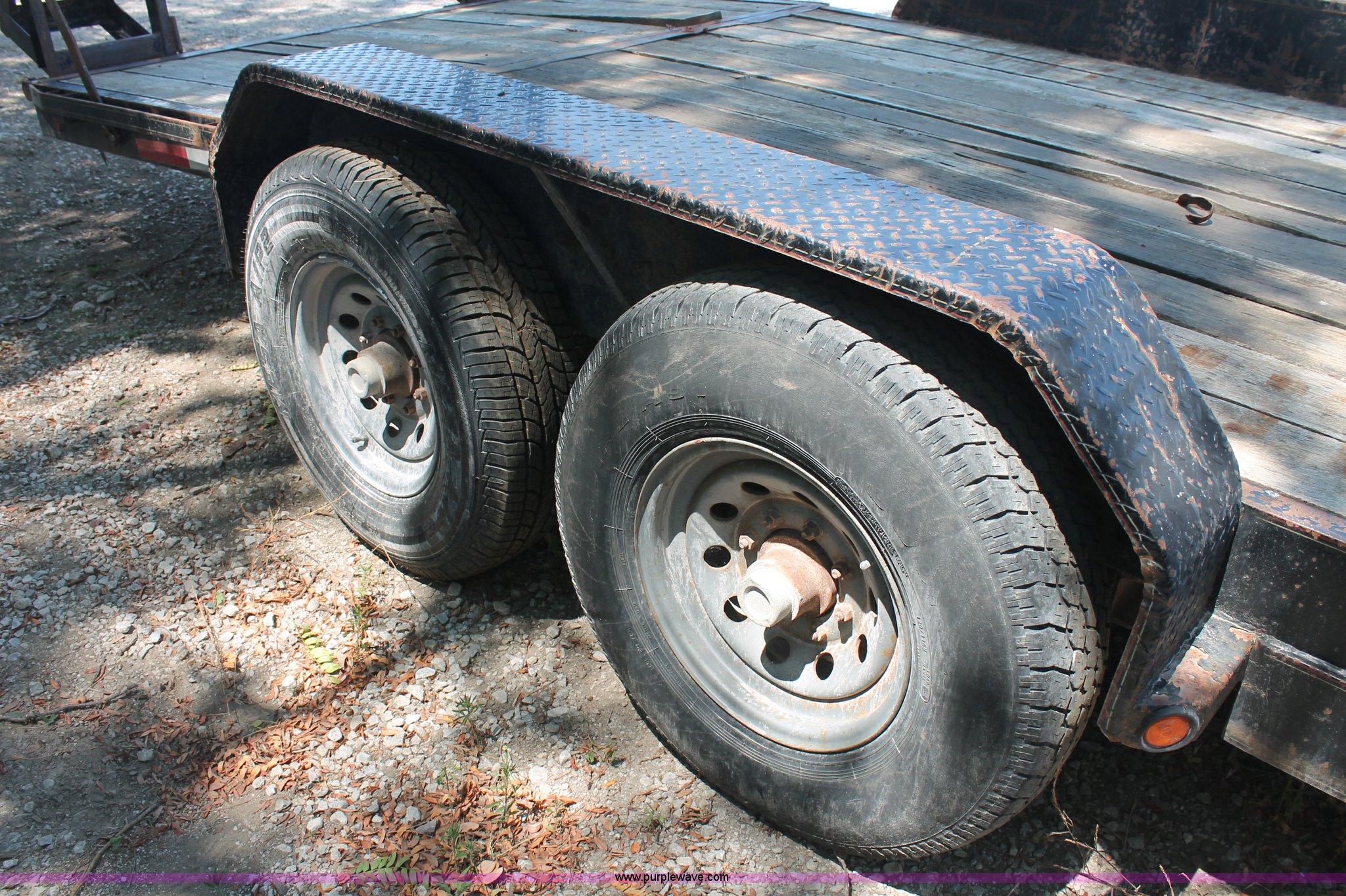 2006 Maxey HD car hauler trailer in Greenwood, MO Item C2753 sold Purple Wave