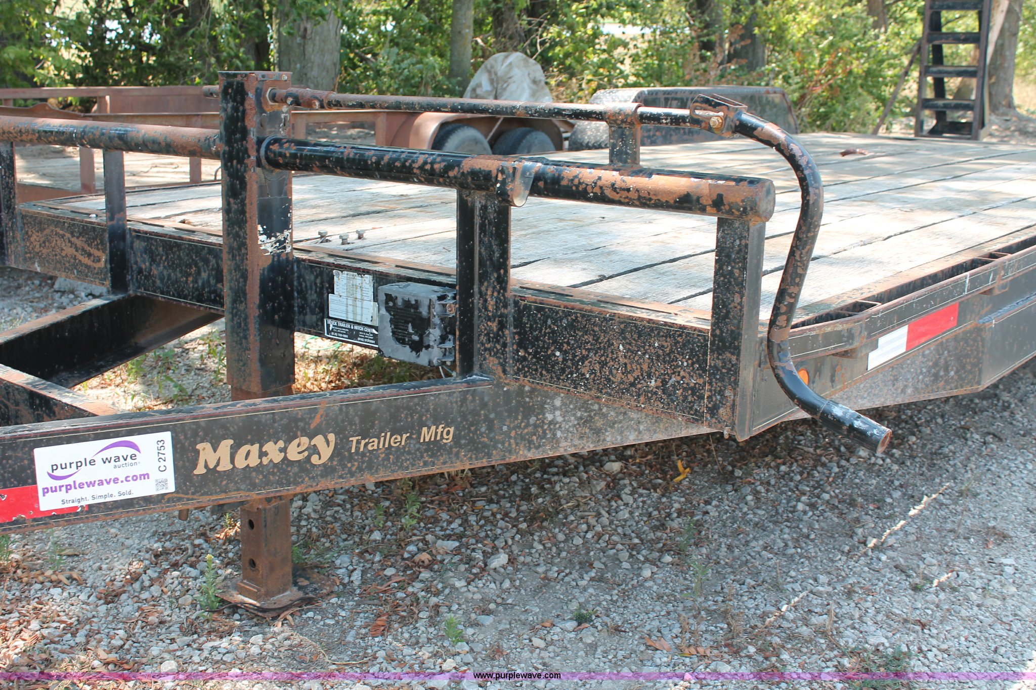 2006 Maxey HD car hauler trailer in Greenwood, MO Item C2753 sold Purple Wave