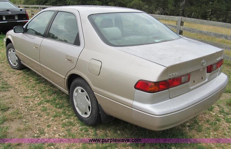 image for item B2808 1997 Toyota Camry