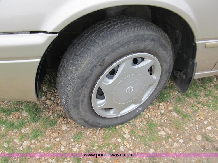 image for item B2808 1997 Toyota Camry