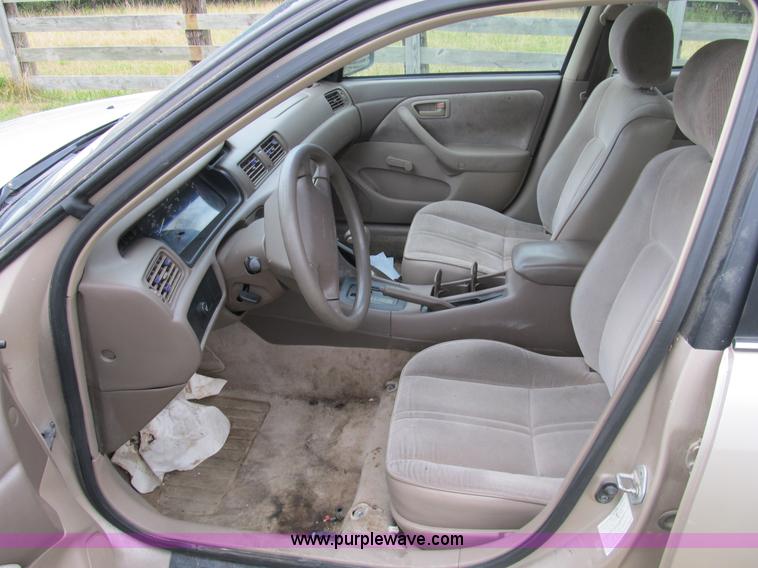 image for item B2808 1997 Toyota Camry