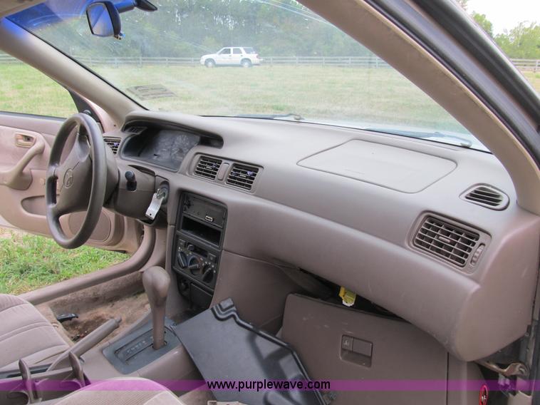 image for item B2808 1997 Toyota Camry