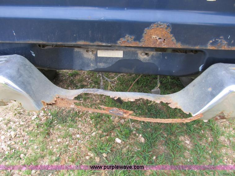 image for item B2809 1991 Toyota SR5 extended cab pickup truck