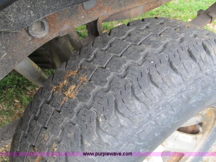 image for item B2809 1991 Toyota SR5 extended cab pickup truck