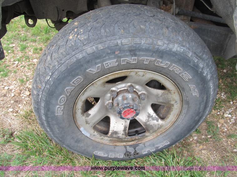 image for item B2809 1991 Toyota SR5 extended cab pickup truck