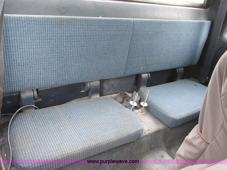 image for item B2809 1991 Toyota SR5 extended cab pickup truck