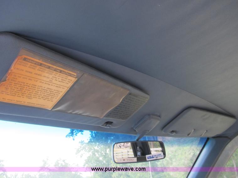 image for item B2809 1991 Toyota SR5 extended cab pickup truck