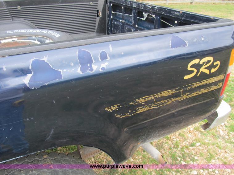 image for item B2809 1991 Toyota SR5 extended cab pickup truck