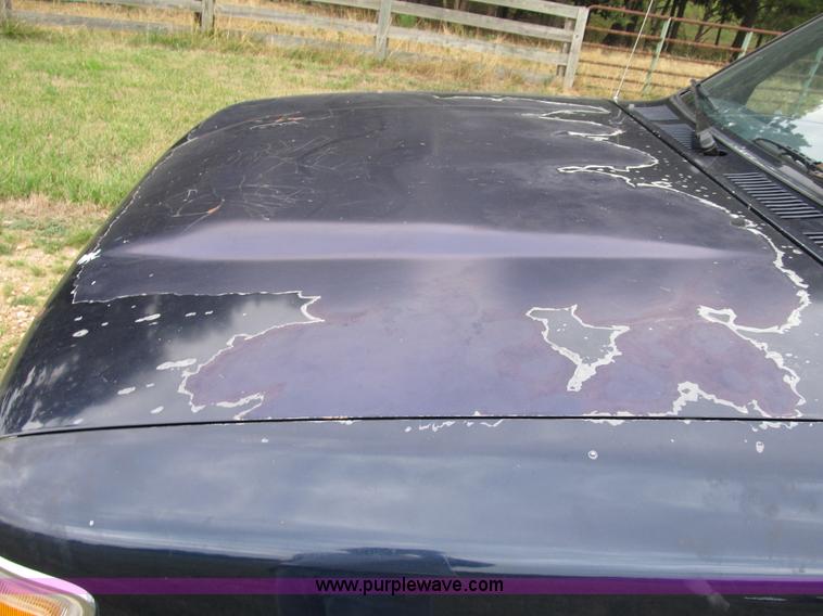 image for item B2809 1991 Toyota SR5 extended cab pickup truck