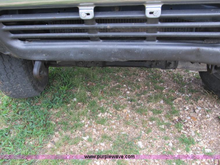 image for item B2809 1991 Toyota SR5 extended cab pickup truck