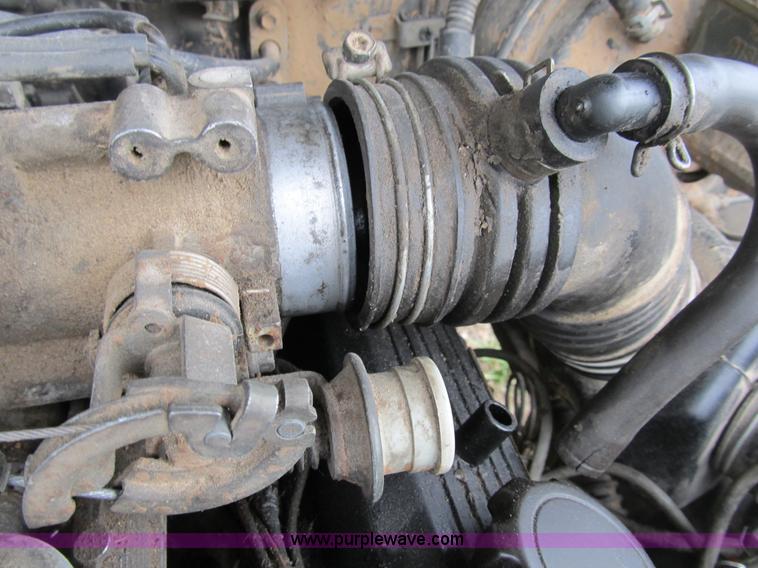 image for item B2809 1991 Toyota SR5 extended cab pickup truck