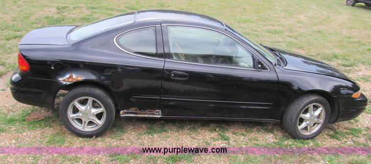 image for item B2811 1999 Oldsmobile Alero GLS