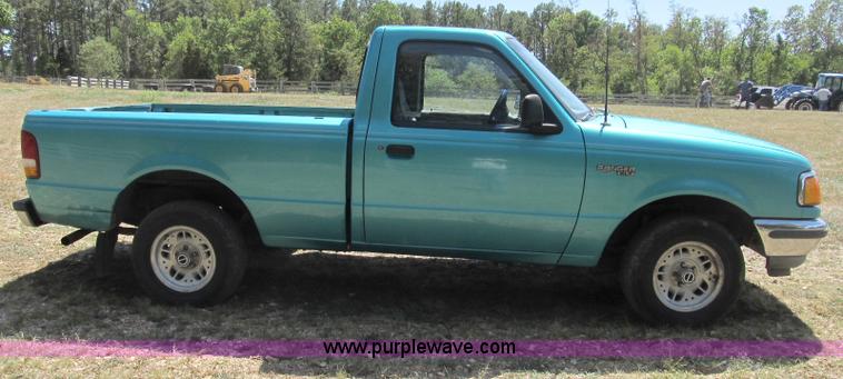 image for item B2834 1993 Ford Ranger XLT pickup truck