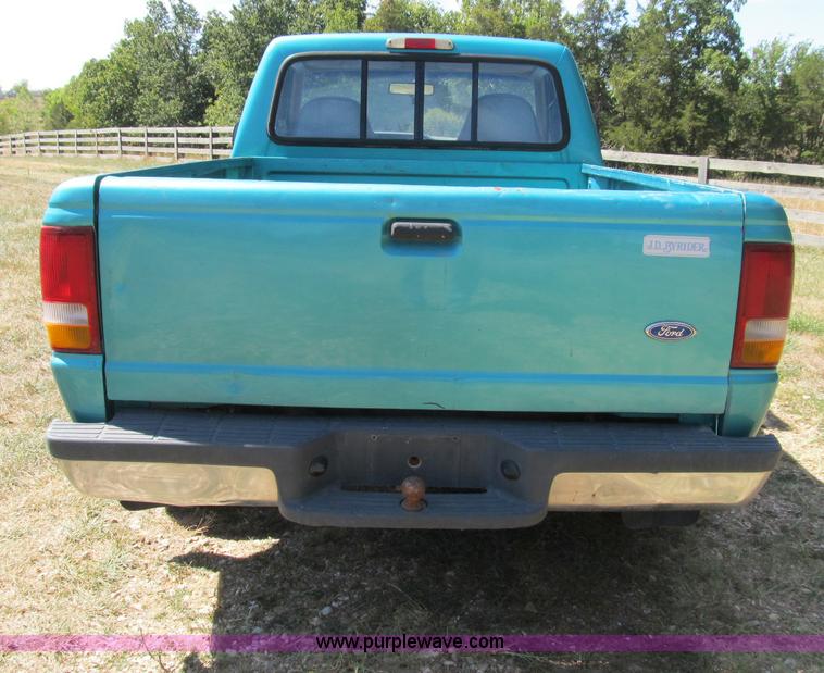 image for item B2834 1993 Ford Ranger XLT pickup truck