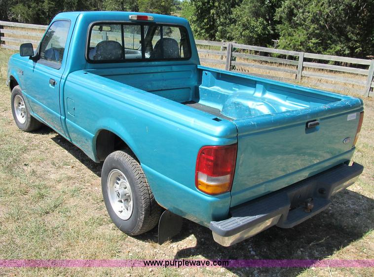 image for item B2834 1993 Ford Ranger XLT pickup truck
