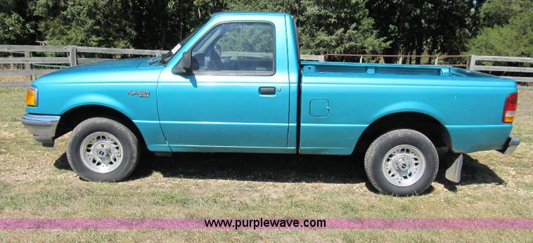 image for item B2834 1993 Ford Ranger XLT pickup truck
