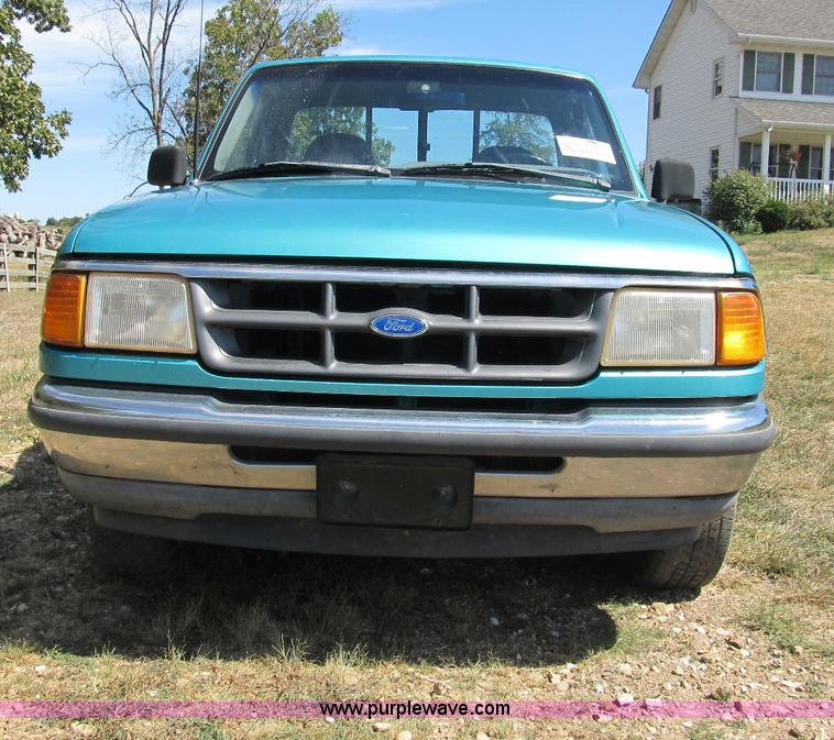 image for item B2834 1993 Ford Ranger XLT pickup truck